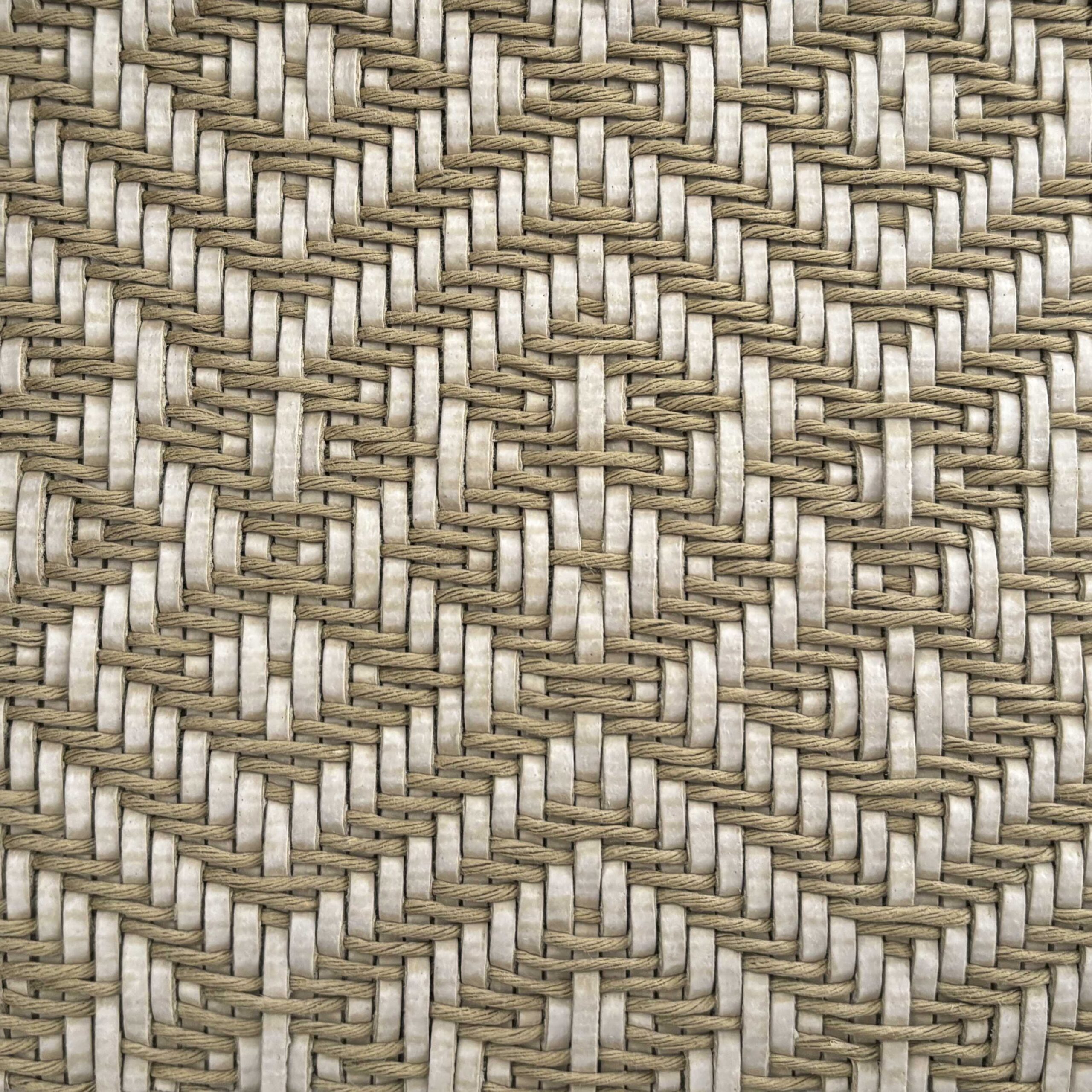 894